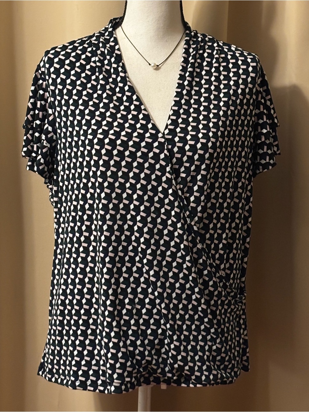Adrianna Papell blouse EUC